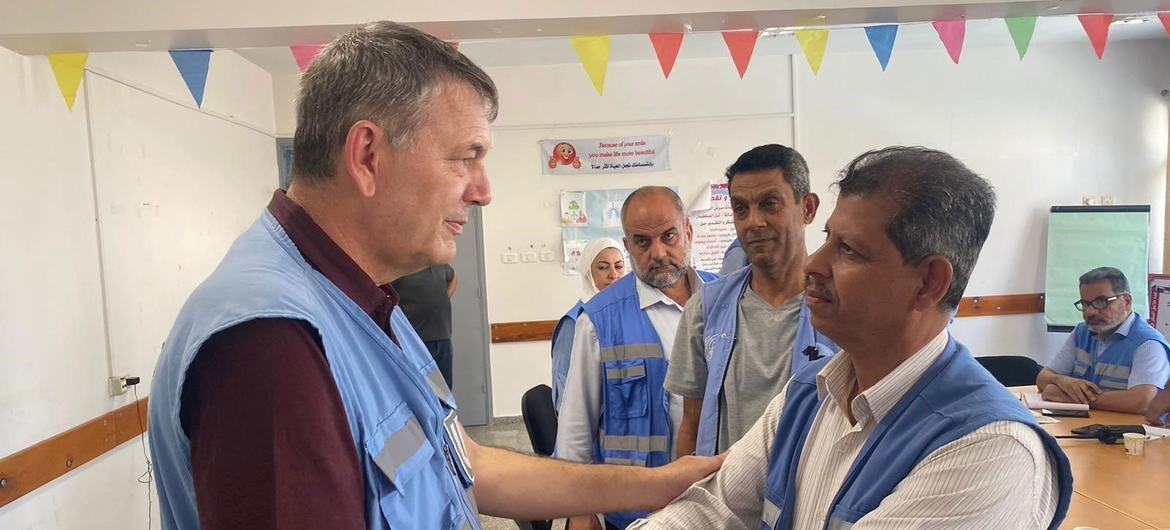 Le commissaire général de l'UNRWA, Philippe Lazzarini, rencontre le personnel de l'agence à Gaza. Octobre 2023.